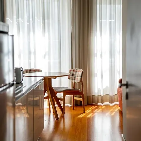 Mouzinho 129 - Sobreiro * Porto